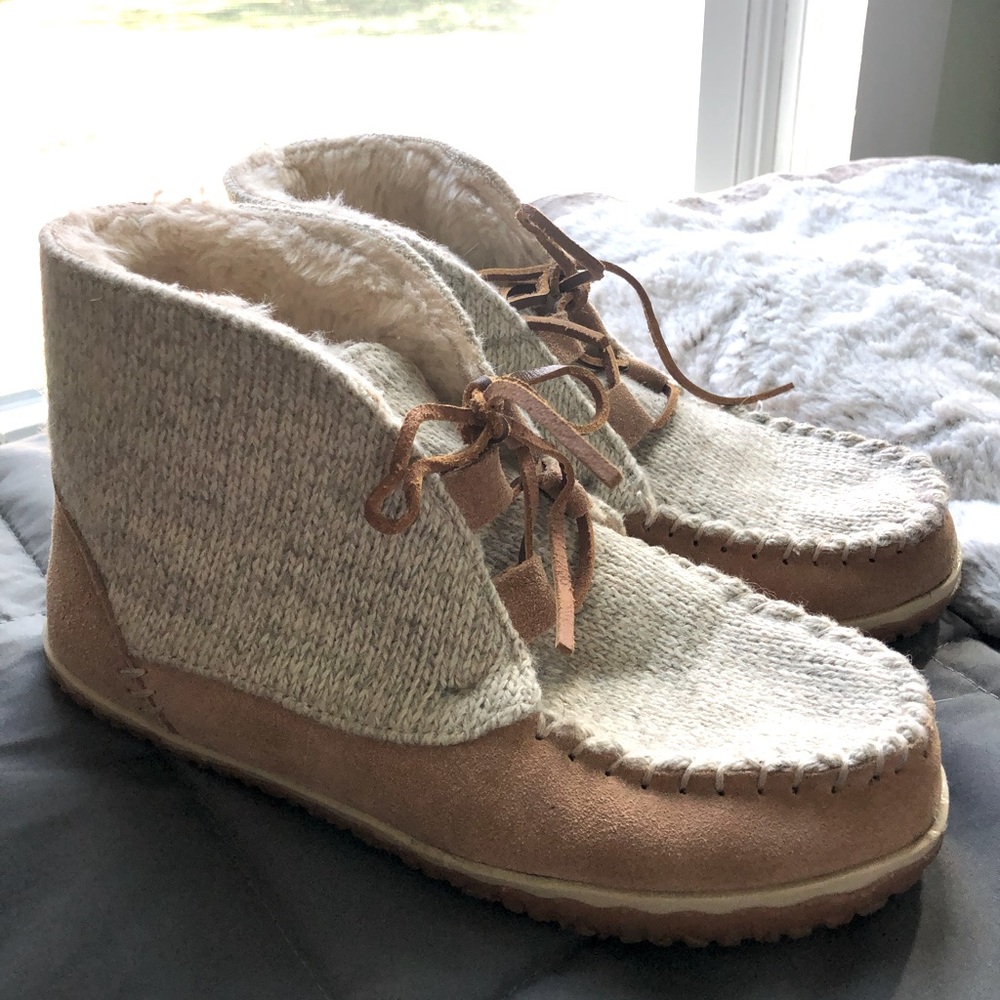 Minnetonka Torrey Boots